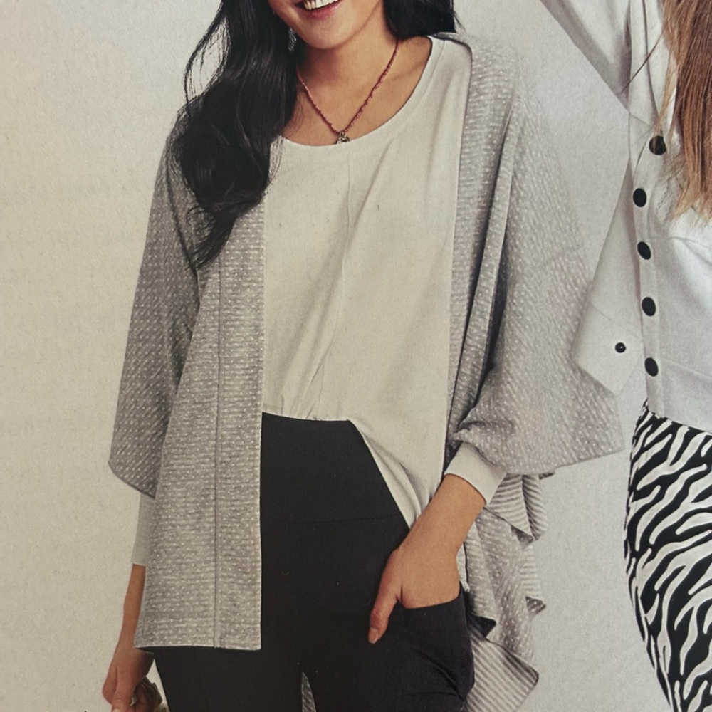 CAbi ATC Cape Reversible Light Gray Stripe Polka Dot 5846 M/L